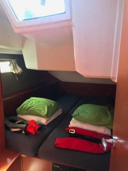 Oceanis 45 in Mallorca / Palma de Mallorca / La Lonja Marina Charter thumbnail 13
