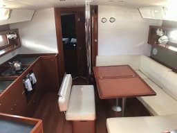 Oceanis 45 in Mallorca / Palma de Mallorca / La Lonja Marina Charter thumbnail 18