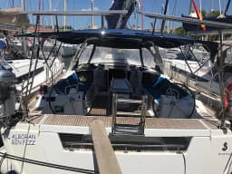 Oceanis 45 in Mallorca / Palma de Mallorca / La Lonja Marina Charter thumbnail 8