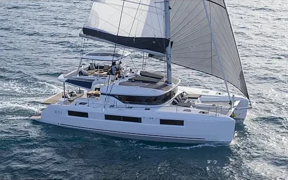 Lagoon 51 in Salerno / Marina d'Arechi - image 1