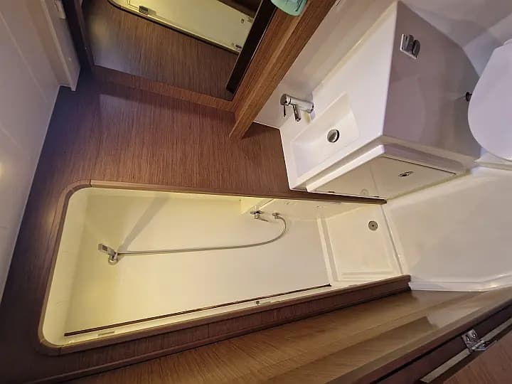 Lagoon 42 in Elba / Portoferraio - Photo 5
