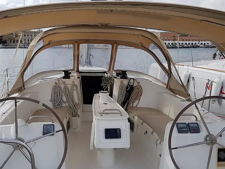 Cyclades 39.3 in Rhodes New Marina - Photo 4