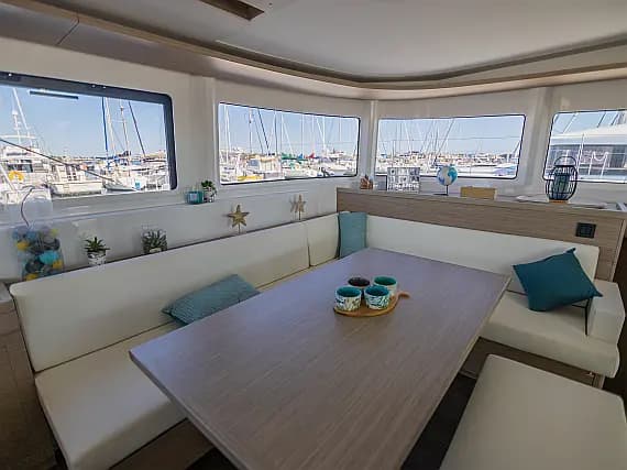 Lagoon 46 in Eden Island / Mahe, Victoria / Eden Island Marina - Photo 3