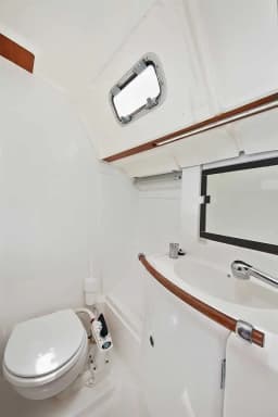 Oceanis 423 in Preveza Main Port thumbnail 17