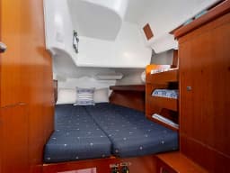 Oceanis 423 in Preveza Main Port thumbnail 20