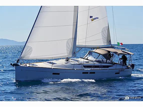 Sun Odyssey 469 in Puntone / Marina di Scarlino - Photo 2