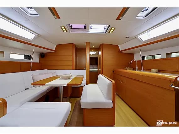 Sun Odyssey 469 in Puntone / Marina di Scarlino - Photo 4