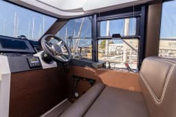 Prestige 420 Fly in Šibenik / D-Marin Marina Mandalina thumbnail 12