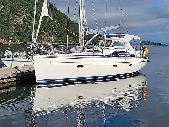 Bavaria 44 Vision in Hjellestad Marina - image 1
