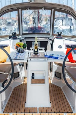Oceanis 34.1 in Lefkada / D-Marin Marina Lefkas thumbnail 19