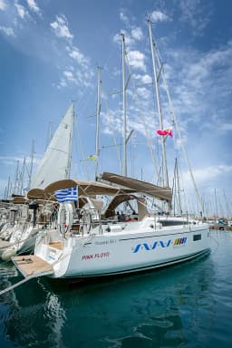 Oceanis 34.1 in Lefkada / D-Marin Marina Lefkas thumbnail 9