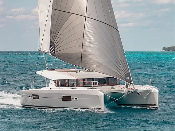 Lagoon 42 in St. Vincent / St Vincent / Blue Lagoon - image 1