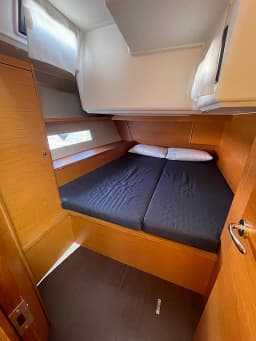 Dufour 470 in Sicily / Capo d'Orlando Marina thumbnail 6