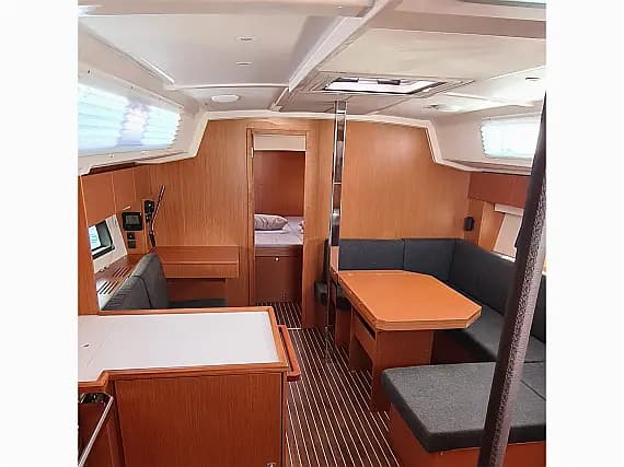 Bavaria C42 in Mykonos / Tourlos Marina - Photo 3