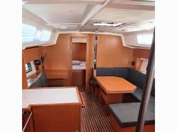 Bavaria C42 in Mykonos / Tourlos Marina thumbnail 2