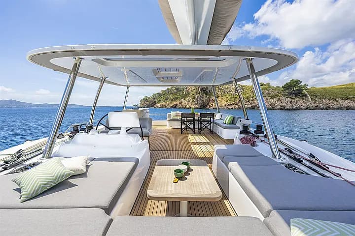 Lagoon 60 in Athens / Alimos Marina - Photo 4