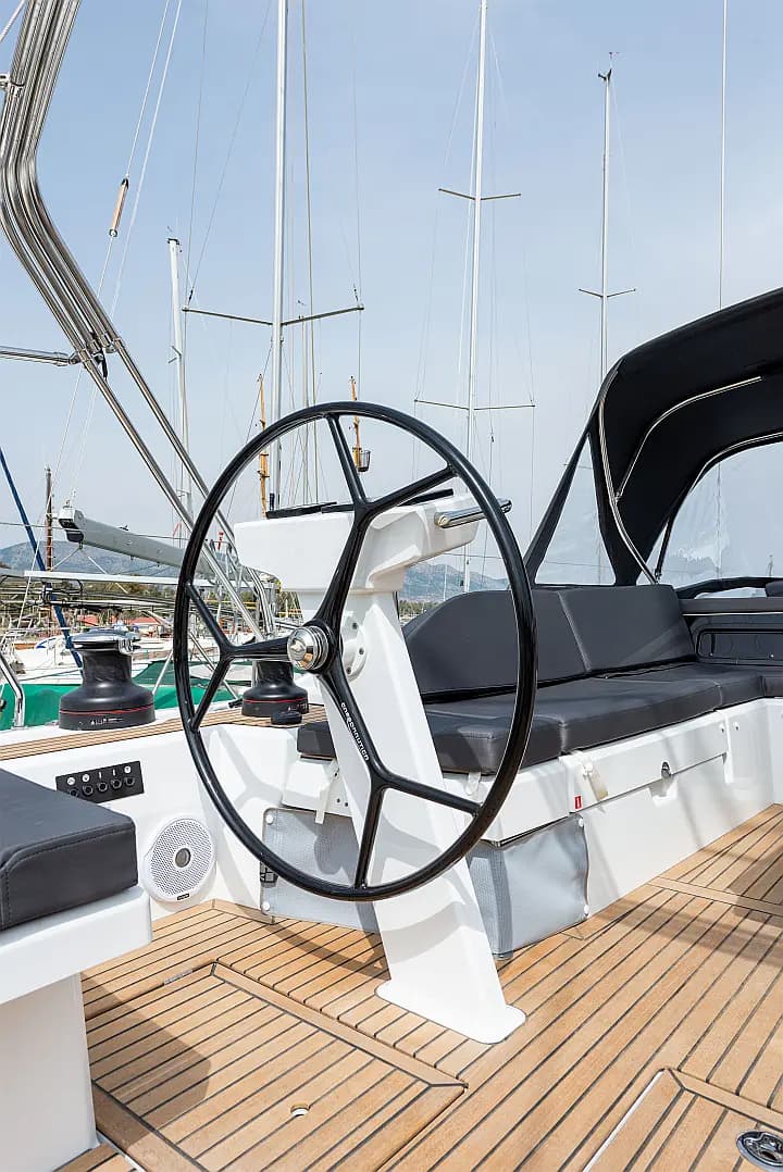 Oceanis 51.1 in Lefkada / Port of Lefkas - Photo 4