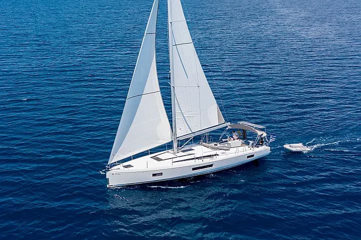 Oceanis 51.1 in Lavrion Main Port - Photo 4
