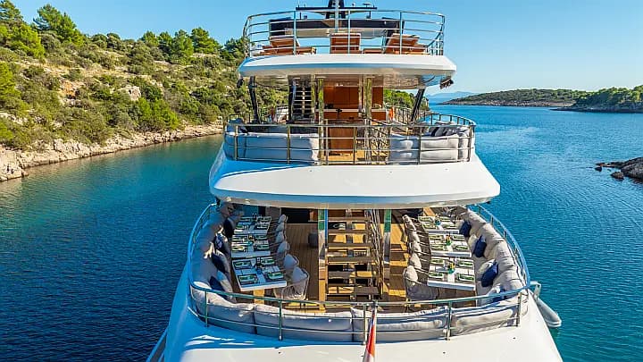 Luxury Motor Yacht in Split / Port of Split / West Harbour - Photo 4
