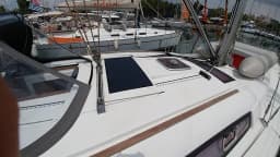 Oceanis 43 in Elefsina / Kalympaki Marina thumbnail 14