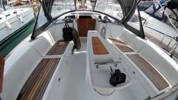 Oceanis 43 in Elefsina / Kalympaki Marina thumbnail 7