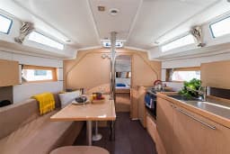 Oceanis 38 in Pomer / ACI Marina Pomer thumbnail 6
