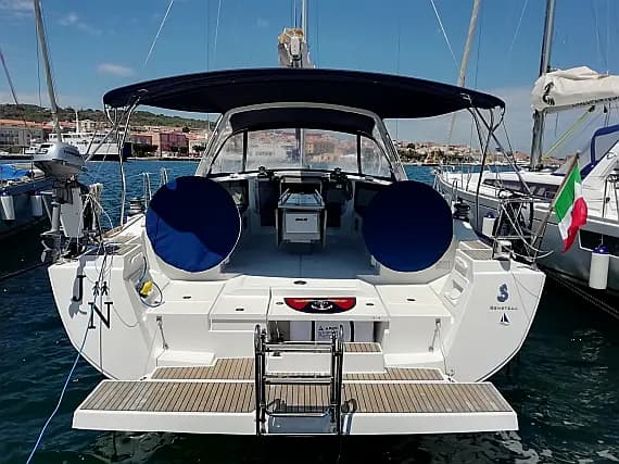 Oceanis 45 in San Pietro / Carloforte - Photo 2
