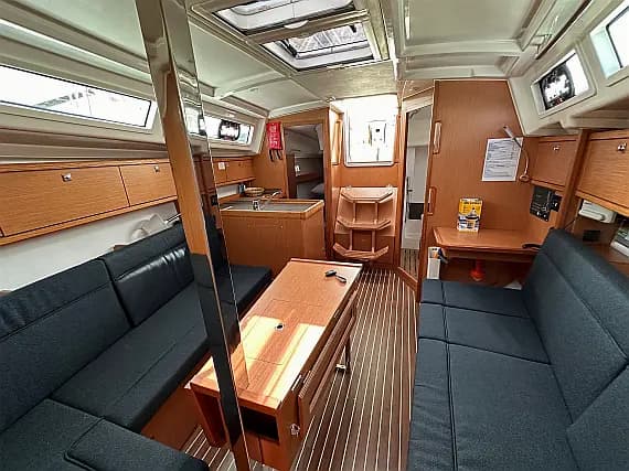 Bavaria Cruiser 34 in Athens / Alimos Marina - Photo 2
