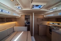Oceanis 40.1 in Sardinia / Portisco / Marina di Portisco thumbnail 6