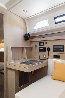 Oceanis 40.1 in Athens / Alimos Marina thumbnail 18