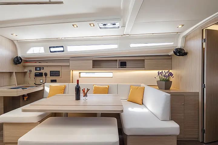 Oceanis 40.1 in Athens / Alimos Marina - Photo 4