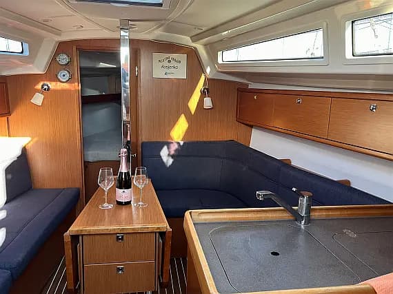 Bavaria Cruiser 34 in Drage / Marina Drage - Photo 3