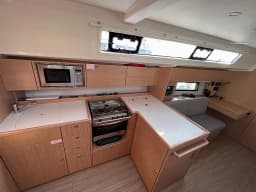 Bavaria C42 in Skopelos / Loutraki Harbour thumbnail 3