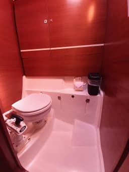 Dufour 450 Grand Large in Marmaris / Netsel Marmaris Marina thumbnail 9