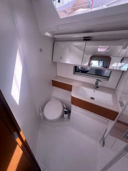 Dufour 48 in Procida / Marina di Procida thumbnail 9