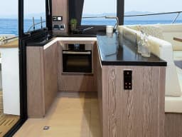 Sealine F430 in Pula / Tehnomont Marina Veruda thumbnail 21