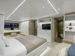 Motoryacht in Marmaris Yacht Marina thumbnail 8