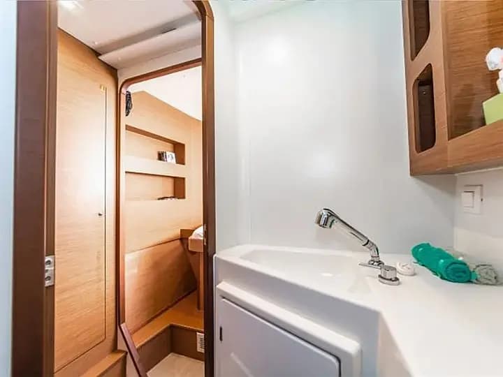 Lagoon 42 in Lavrion / Olympic Marina - Photo 5