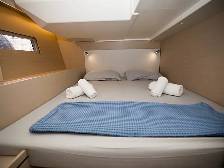 Oceanis 51.1 in Athens / Alimos Marina - Photo 5