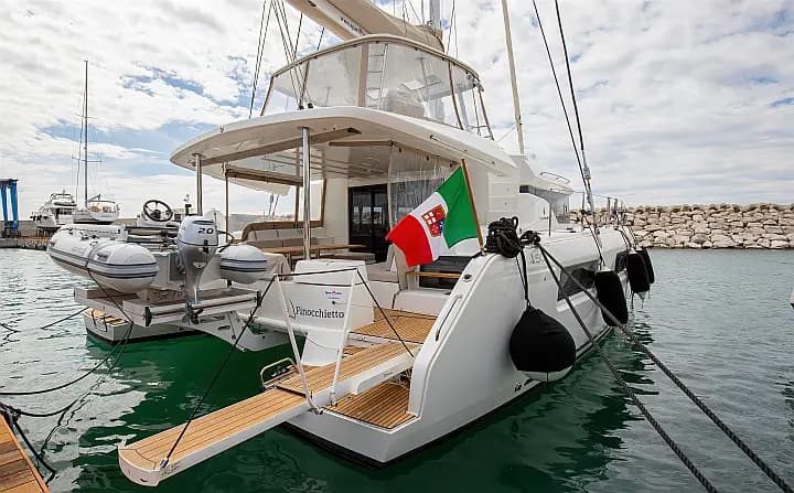 Lagoon 50 in Salerno / Marina d'Arechi - Photo 5
