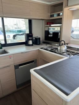 Lagoon 46 in Athens / Alimos Marina thumbnail 3