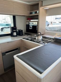 Lagoon 46 in Athens / Alimos Marina thumbnail 30