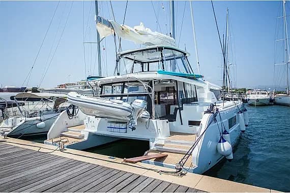 Lagoon 46 in Eden Island / Mahe, Victoria / Eden Island Marina - image 1