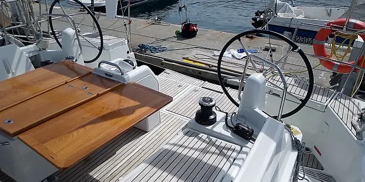 Sun Odyssey 440 in Palamós / Club Nàutic Costa Brava - Photo 4