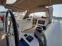 Sun Odyssey 410 in Volos / Port of Volos thumbnail 11