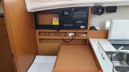 Sun Odyssey 410 in Volos / Port of Volos thumbnail 12