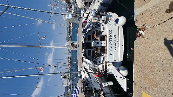 Sun Odyssey 410 in Volos / Port of Volos - Photo 4