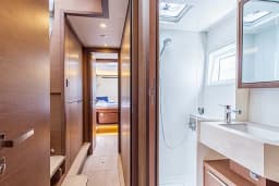 Lagoon 46 in Rogoznica / Marina Frapa thumbnail 14