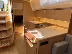 Bavaria C42 in Corfu / Gouvia / D-Marin Marina Gouvia thumbnail 15