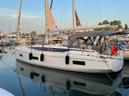 Bavaria C42 in Corfu / Gouvia / D-Marin Marina Gouvia thumbnail 7
